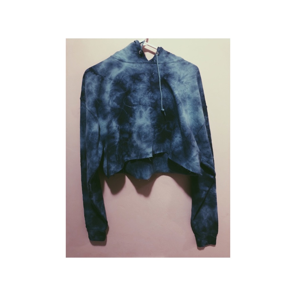 Blue tie-dye long sleeve cropped hoodie